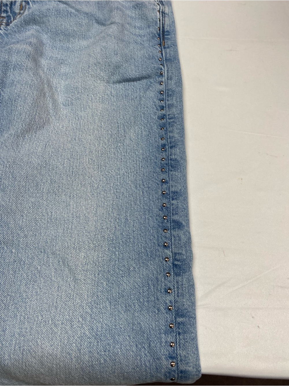 American Eagle Light Blue Classic Fit Jeans with Beads Women’s Size 2 - Picture 4 of 6